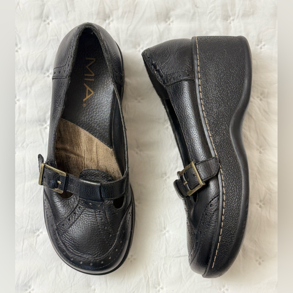 Vintage 90's Y2K MIA Women's Black Chunky Mary Jane Platform Loafers Size 6